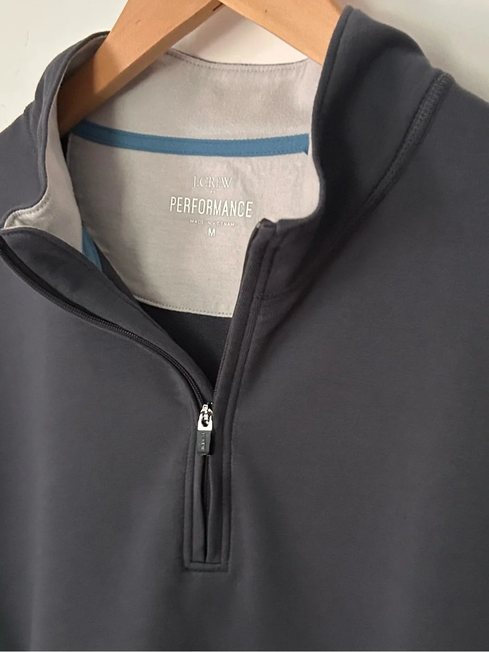 J.Crew Mens Size M Long Sleeve 1/4 Zip Performance Pullover
